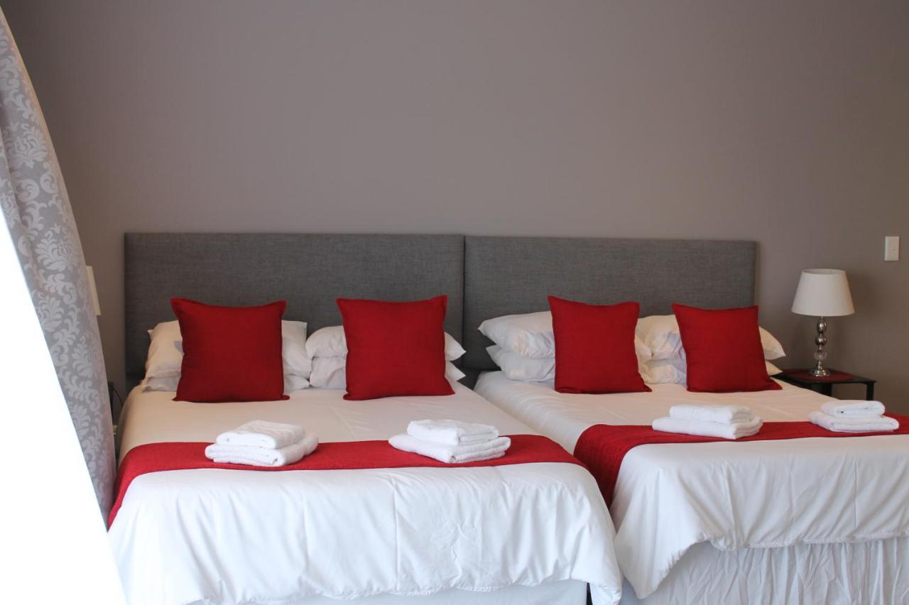 Phoenix Lodge And Waterside Accommodation Knysna Eksteriør billede