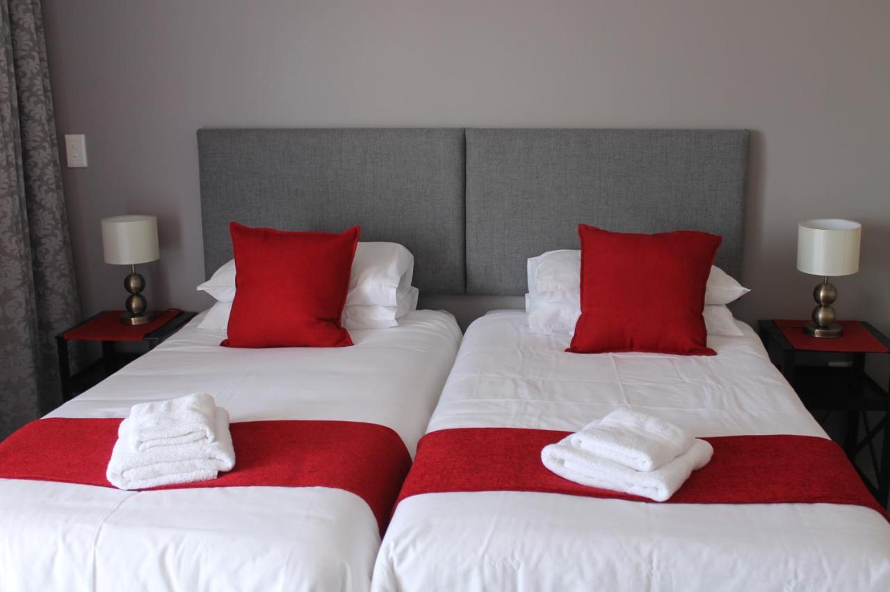 Phoenix Lodge And Waterside Accommodation Knysna Eksteriør billede