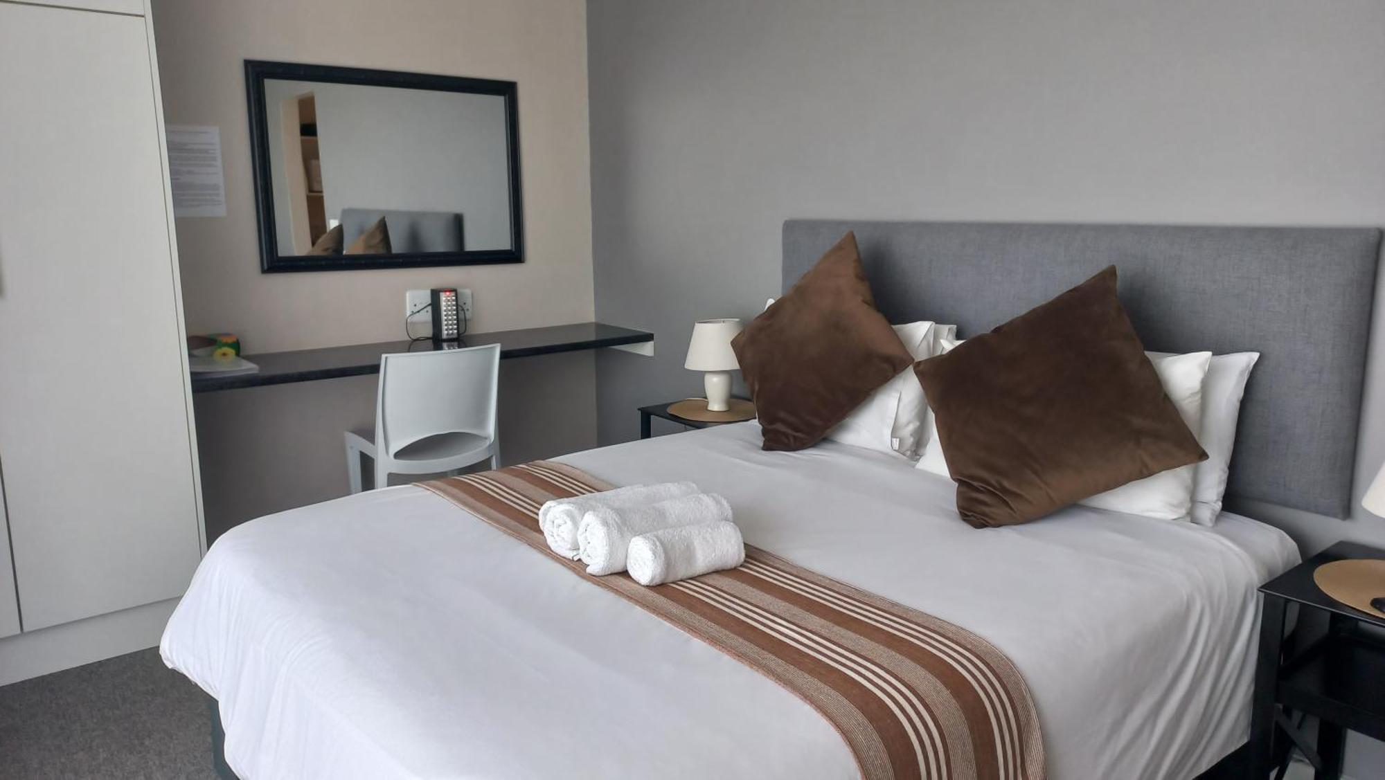 Phoenix Lodge And Waterside Accommodation Knysna Eksteriør billede
